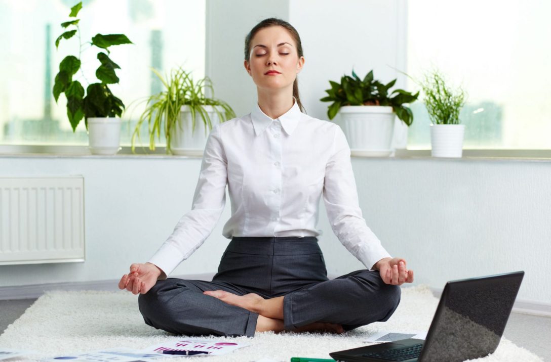 cropped-cropped-cropped-office-yoga-2.jpg