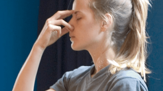 Nadi_Shodhana_Pranayama_alternate_nostril_breathing